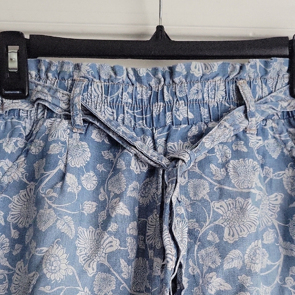 Knox Rose Floral Blue Women's Shorts - Picture 4 of 13
